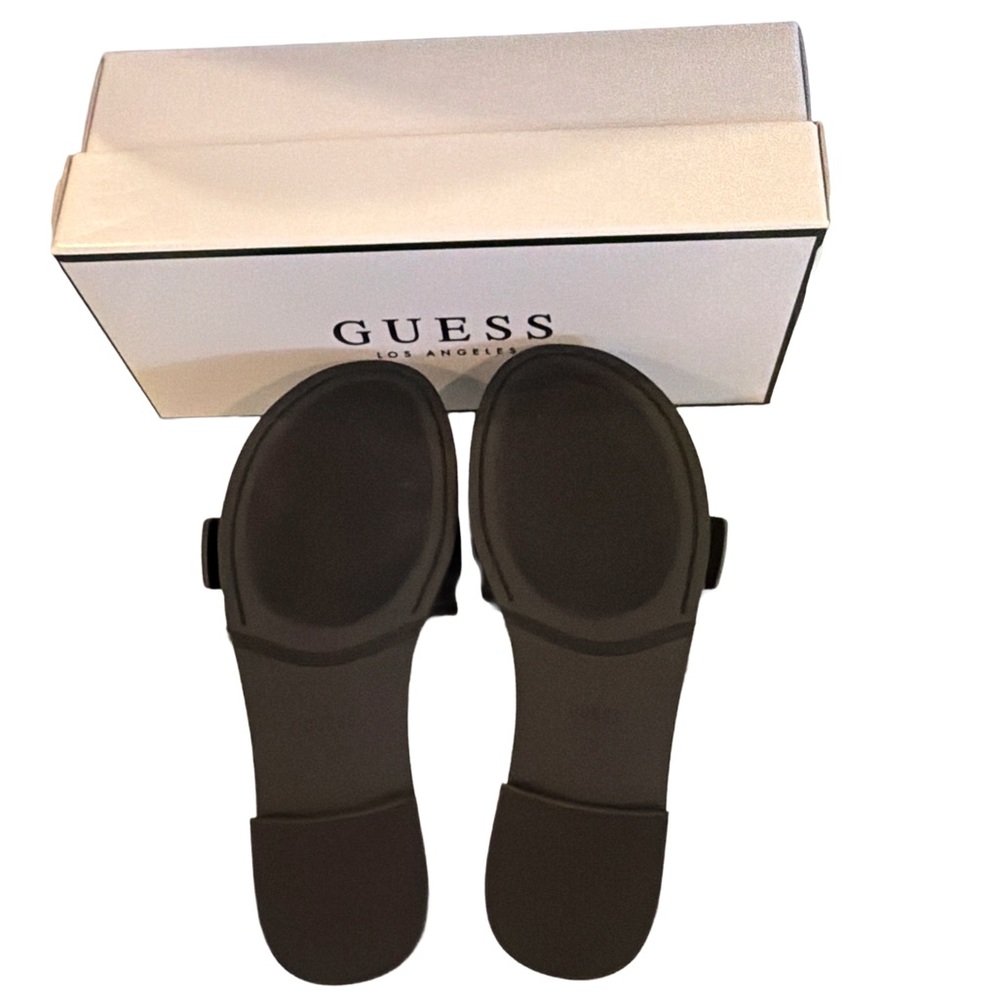 GUESS
Elyze Women's Slide Flat Black Sandals with Silver Logo
Size 7 - Picture 10 of 11
